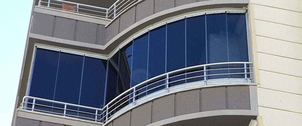 Cam Balkon